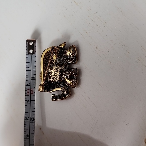 Bohemian Elephant Brooch Gem Loaded - Picture 4 of 5